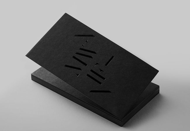 黑卡紙名片燙珠光金極簡(jiǎn)潔名片設(shè)計(jì)